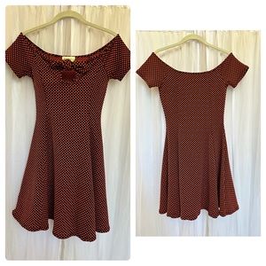 Polka dot dress, black and orange size extra small dropped shoulder